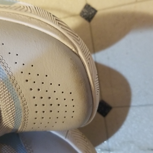 Under armour ICDATSC30 shoes. - Picture 9 of 11